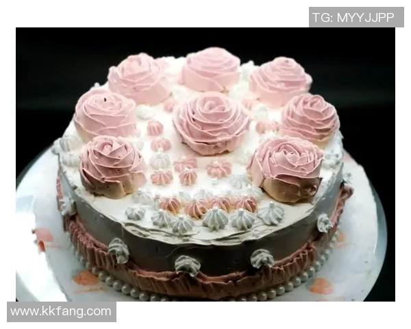 蛋糕的甜美艺术:探索创意蛋糕的制作技巧与背后的文化故事 蛋糕的甜美艺术:探索创意蛋糕的制作技巧与背后的文化故事